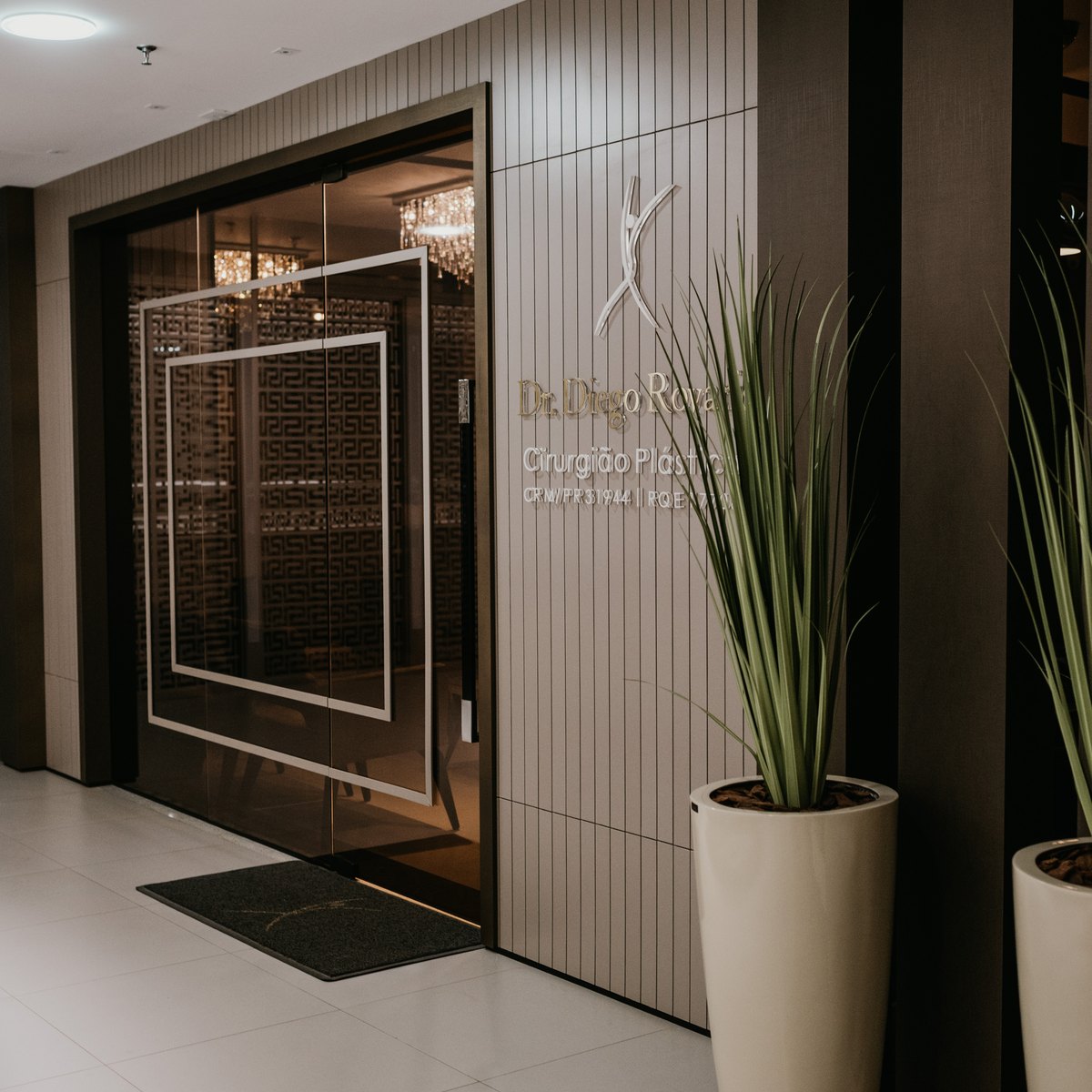 Entrada da Clínica Dr. Diego Rovaris — Cascavel