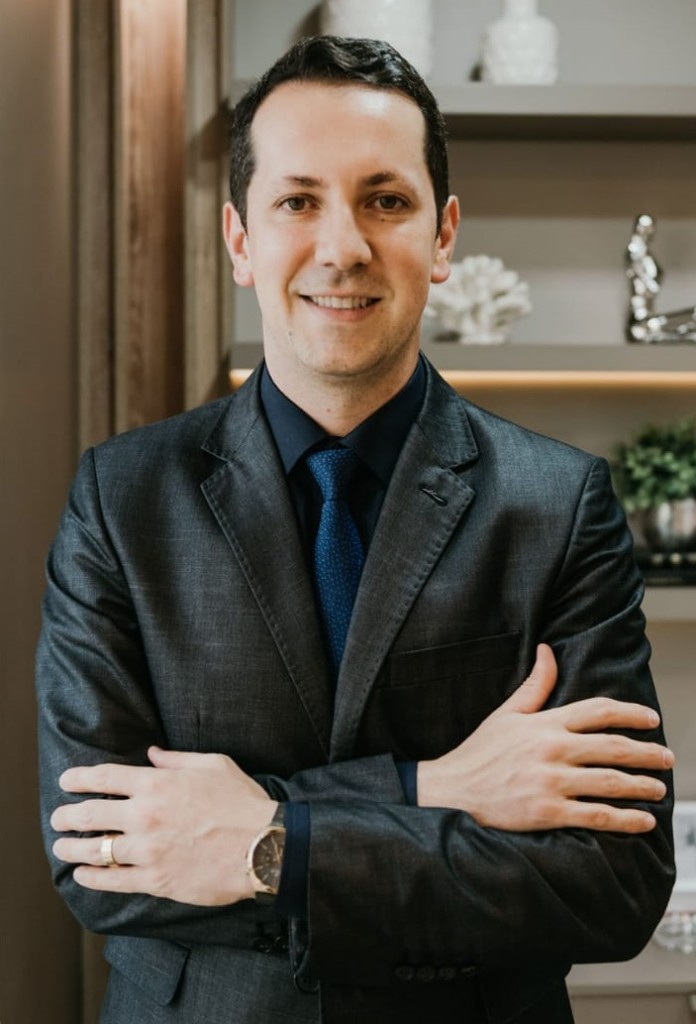 Dr. Diego Rovaris